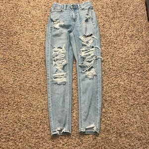 Women’s distressed American eagle jeans